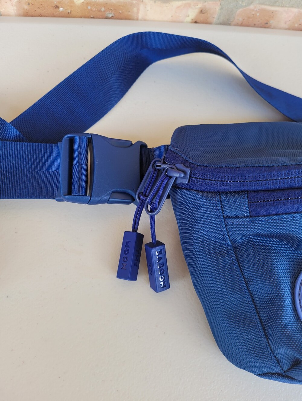 Baboon To The Moon Navy Blue Fannypack 3 Liters - Picture 10 of 12